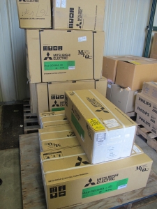 LOT (8) UNITS, A/C & HEAT PUMP KIND. INDOOR UNIT ONLY. DUCTLESS SPLIT TYPE HEAT PUMP AIR CONDITIONER. WITH PHENOLIC EPOXY COATING APPLIED TO THE COIL FINS, FRAME, AND CABINET FOR COASTAL APPLICATIONS (W-44) LOADING & HANDLING FEE $15-